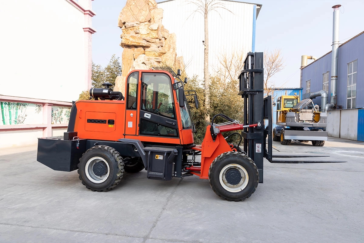 WP-35A All-Terrain Forklift 3