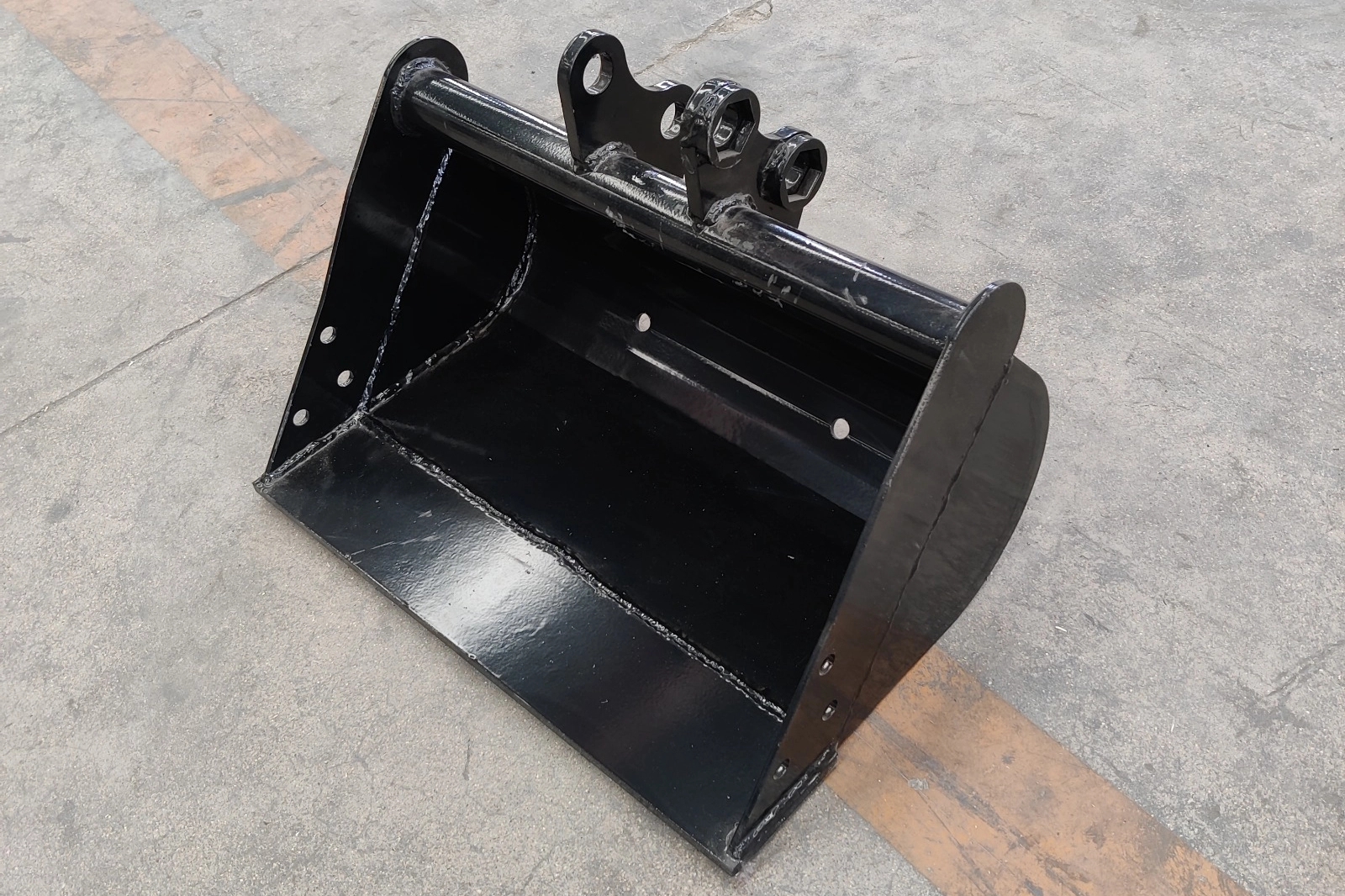 Mud Bucket Image 1