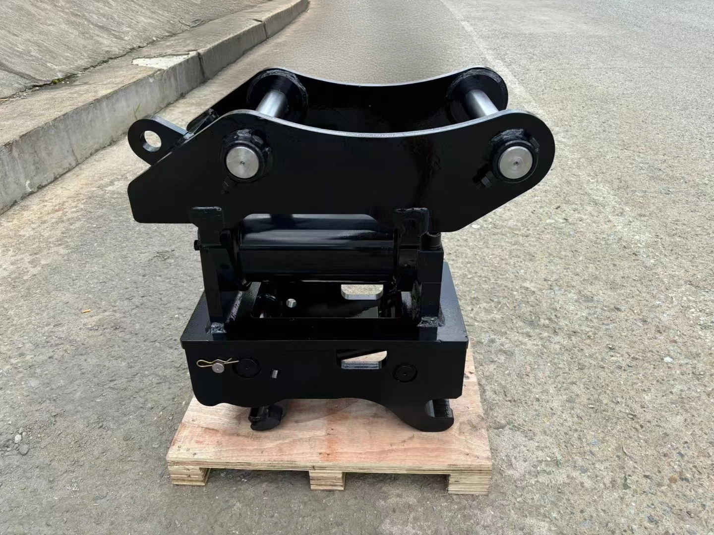 Tilt Hitch Image