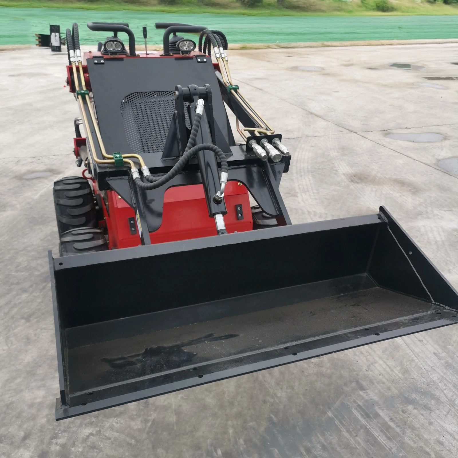 WPS380 Skid Steer Loader 1