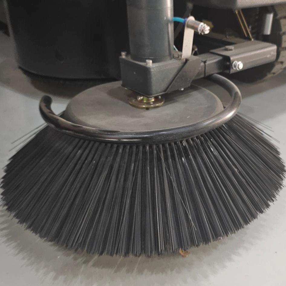 WPH-2150 Ride-On Sweeper 8