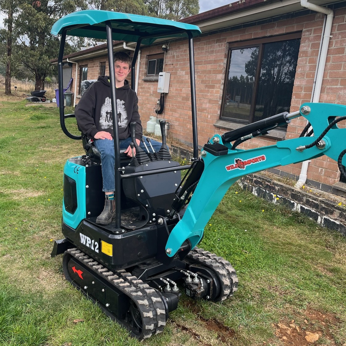 WPS-12 Mini Excavator for Danny McCleod from Hampshire