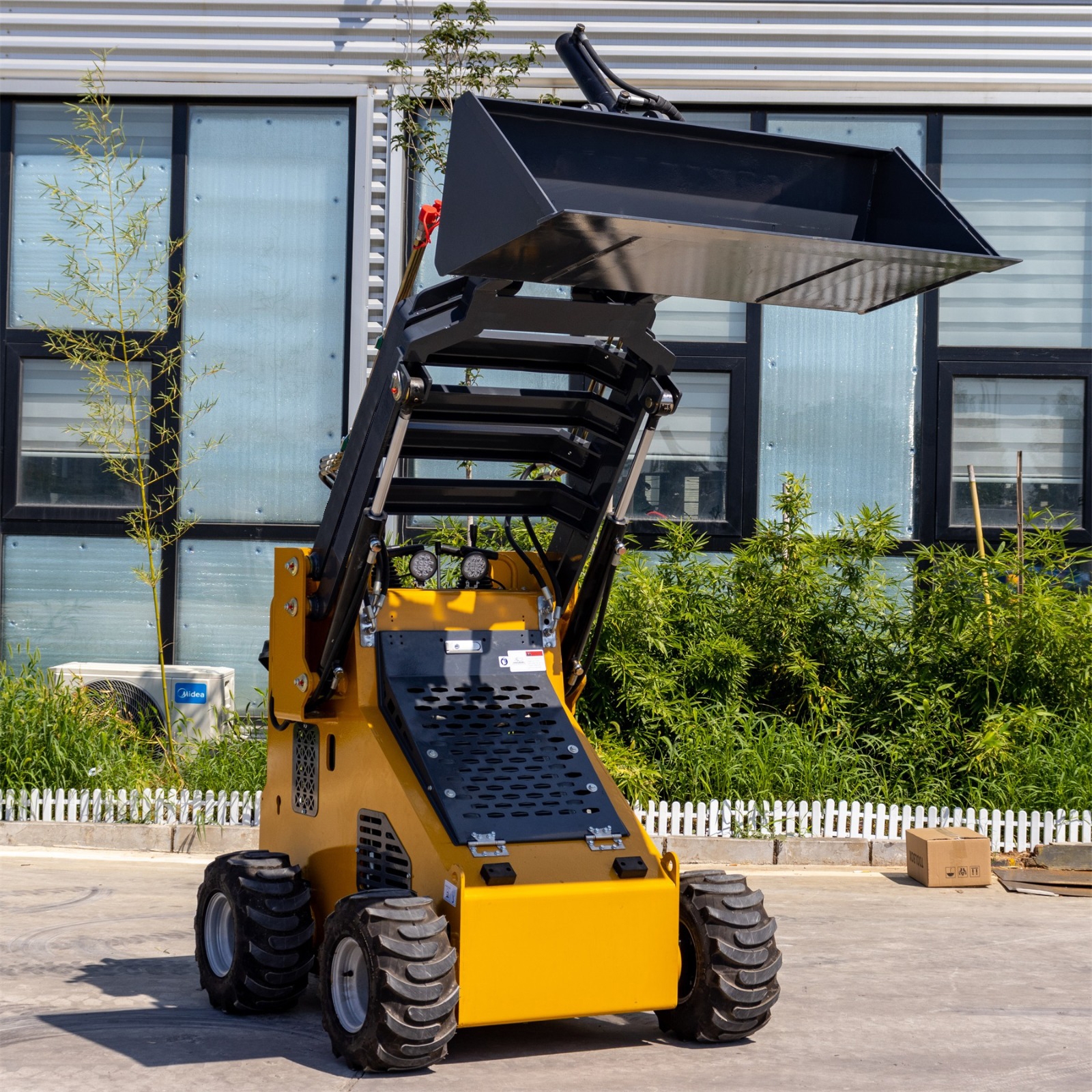 WPS-430 Skid Steer Loader 7
