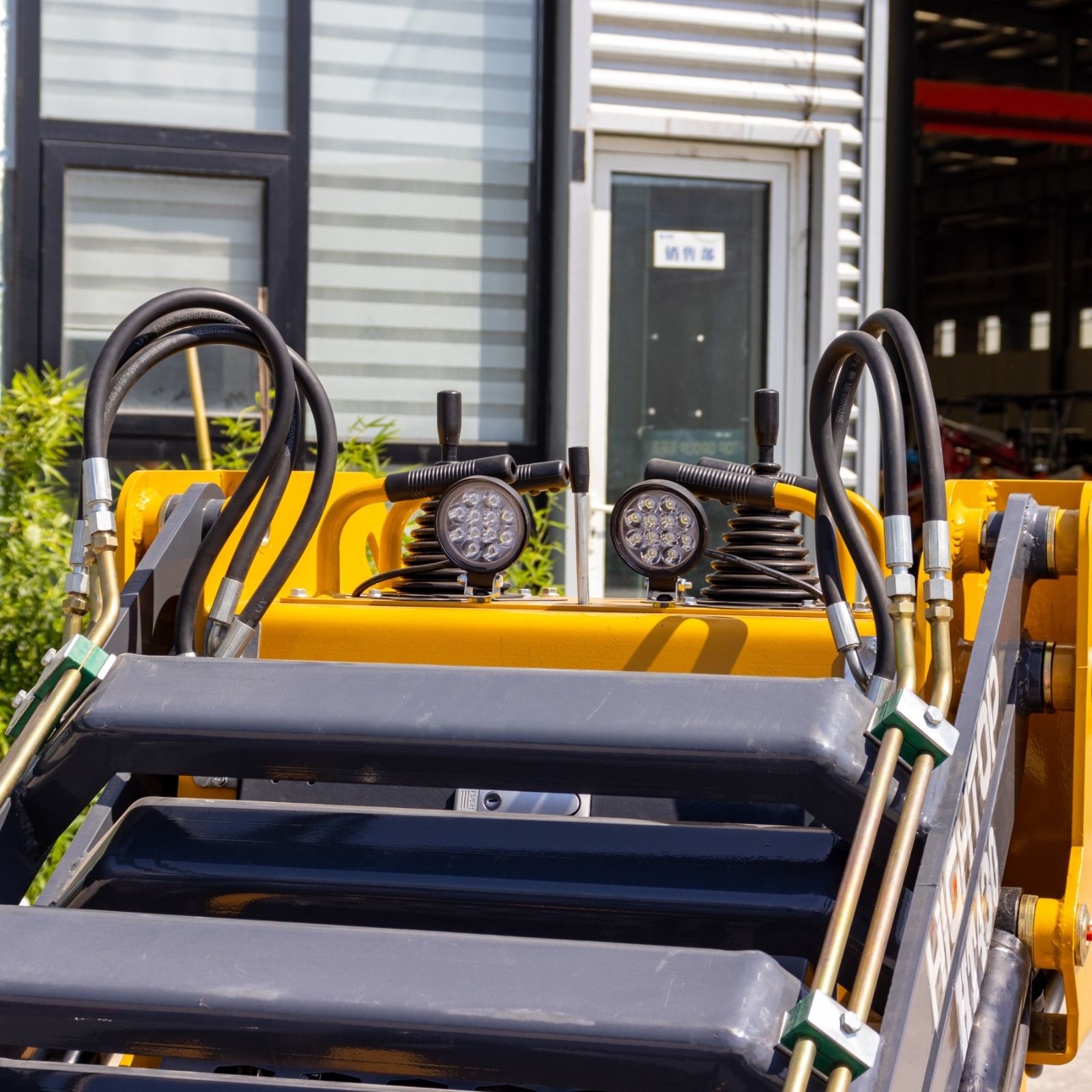 WPS-430 Skid Steer Loader Detail 2