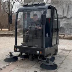 WPH-2150 Ride-On Sweeper 9
