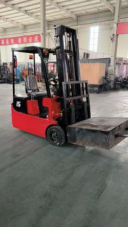 1.5 Ton Forklift Picture 3 
